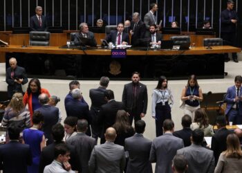 Câmara inicia análise de projeto sobre exploração de minerais críticos