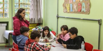 Senado aprova projeto que cria política para estudantes superdotados