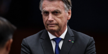 Nunes Marques dá 20 dias para PGR analisar pedido de Bolsonaro contra condenação por trama golpista