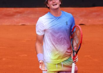João Fonseca perde na estreia do Masters 1000 de Roma e é eliminado