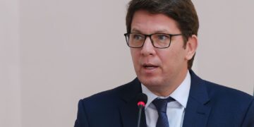 Frias nega ao STF envio de emendas para financiar filme de Bolsonaro