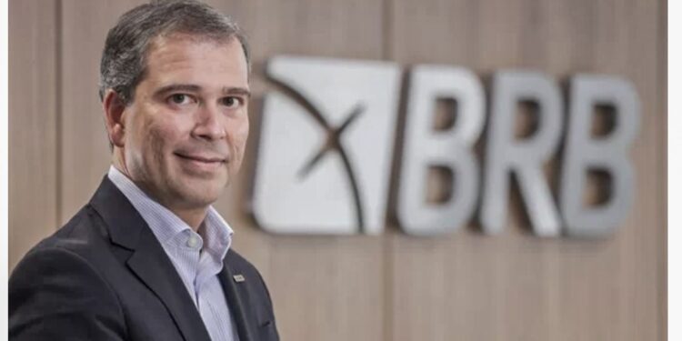 Mendonça autoriza transferência de ex-presidente do BRB para Papudinha