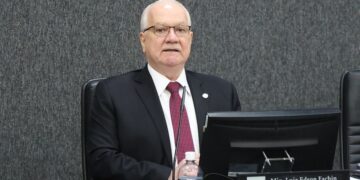 CNJ avança em proposta para unificar contracheques de magistrados e ampliar controle sobre supersalários