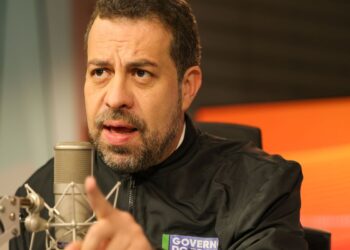 Boulos volta a criticar “terrorismo econômico” contra fim da 6 por 1