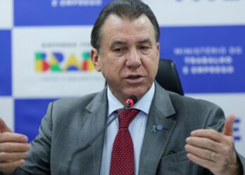 Brasil fecha 2025 com aumento de 5% no estoque de empregos