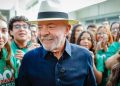 “Quem tinha que aumentar a taxa seríamos nós”, diz Lula sobre EUA
